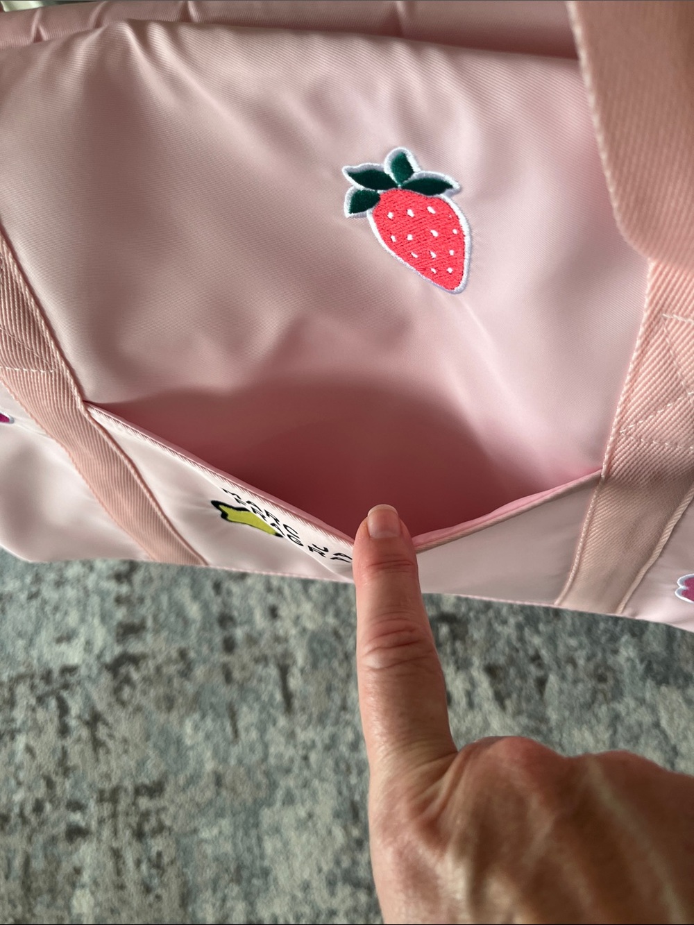 Marc Jacobs Fragrances Pink Strawberry Patch Duffle Bag-NWT - Picture 5 of 11